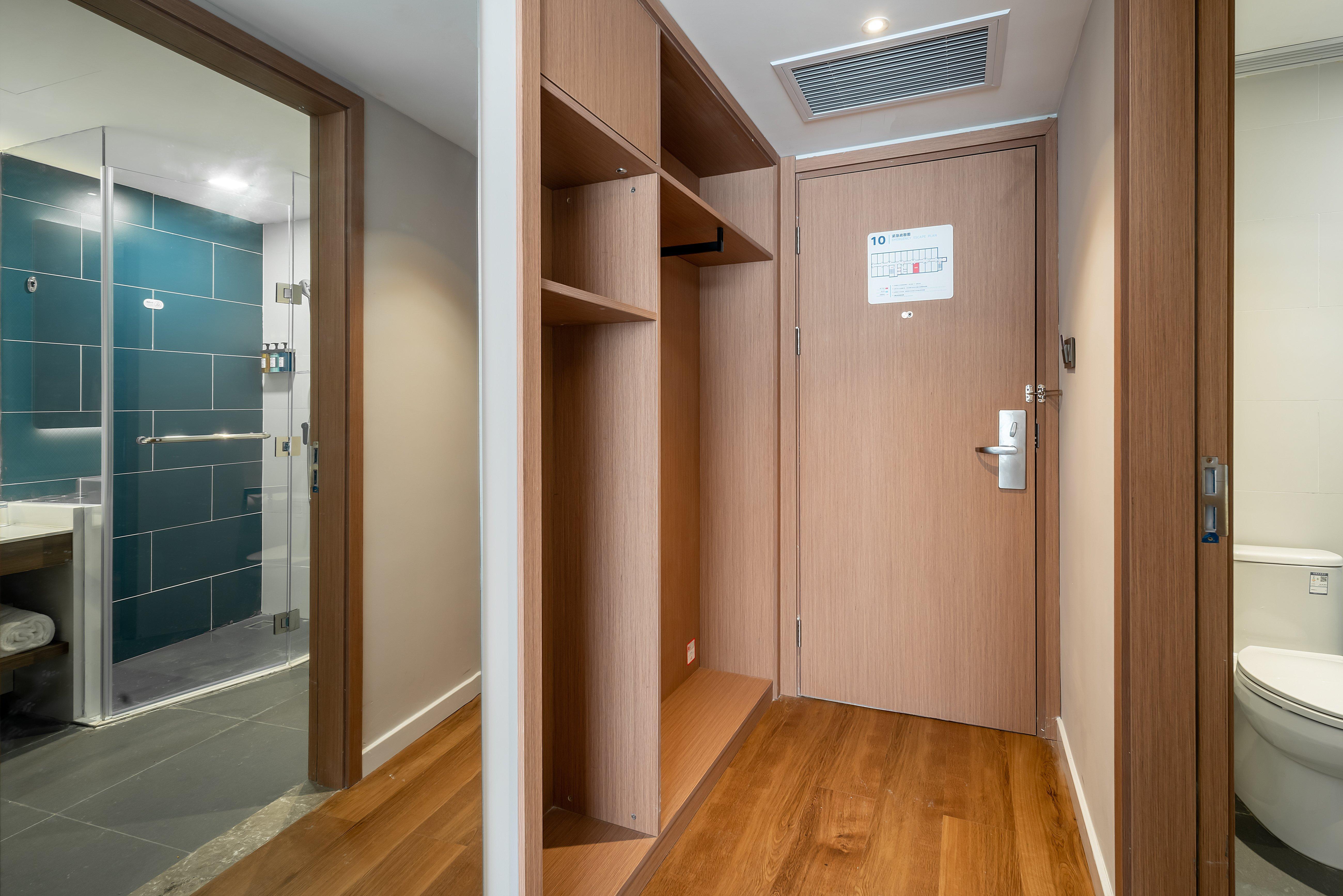 Holiday Inn Express Jinan Jingshi Road, An Ihg Hotel Экстерьер фото